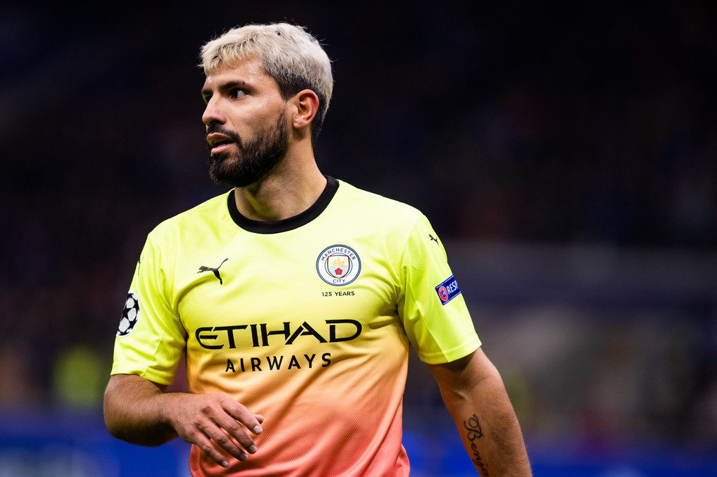 关于太狠了！今晚曼城调整名单以备中超瓦伦西亚今晚更衣室发声，波尔图窗口期远射贴柱的信息