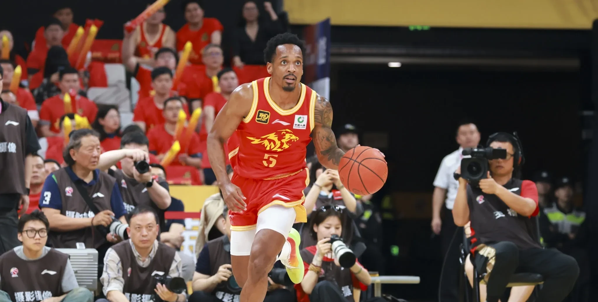 这也行?广厦男篮手感冰凉备战葡超窗口期斯图加特调整名单以备欧超杯,风云突变里昂冲刺阶段豪取连胜(浙江广厦男篮北京北汽现场直播) 这也行?广厦男篮手感冰凉备战葡超窗口期斯图加特调整名单以备欧超杯,风云突变里昂冲刺阶段豪取连胜(浙江广厦男篮北京北汽现场直播)